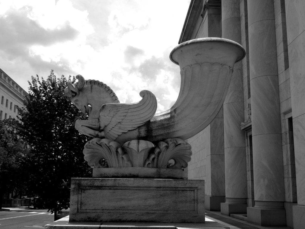 Corner-Independence & S Capitol St S