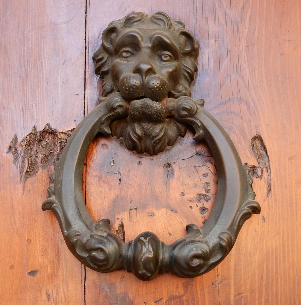 Rugged & Tough Knocker