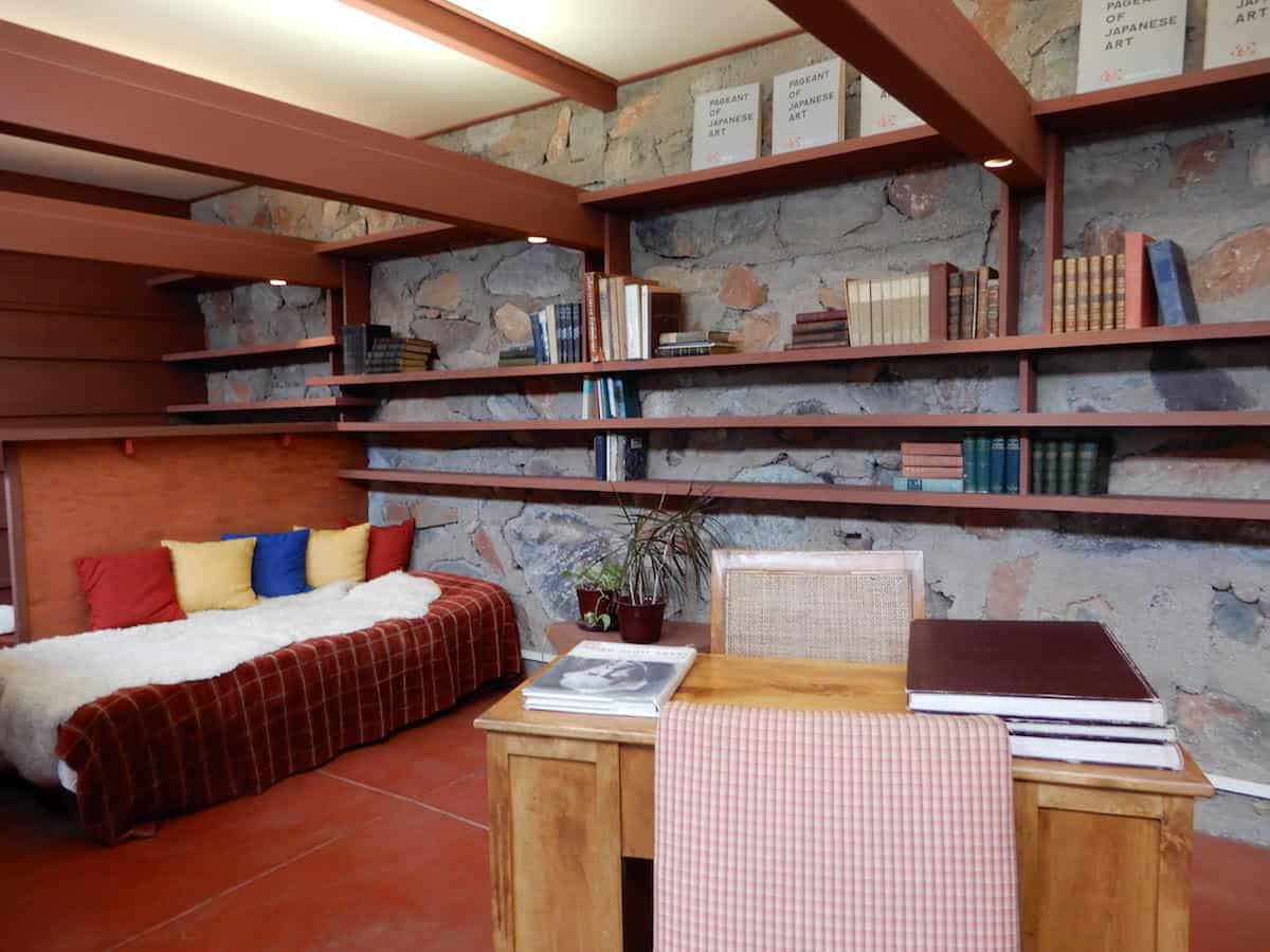 Frank Lloyd Wright bedroom, Arizona
