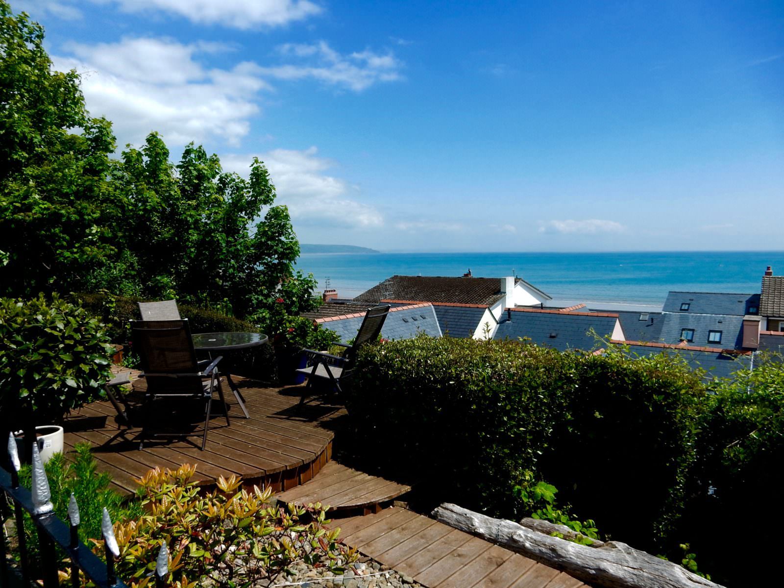 Picturesque blends of blues